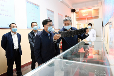 尊師重教，厚植創(chuàng)新沃土——胡昌升哈爾濱看望慰問(wèn)高校教師并調(diào)研自然科學(xué)研發(fā)工作